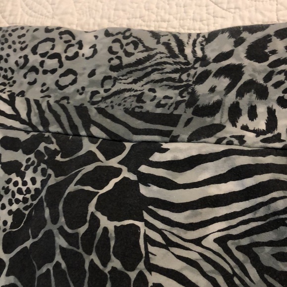 Great condition Leopard Skirt - Picture 3 of 6